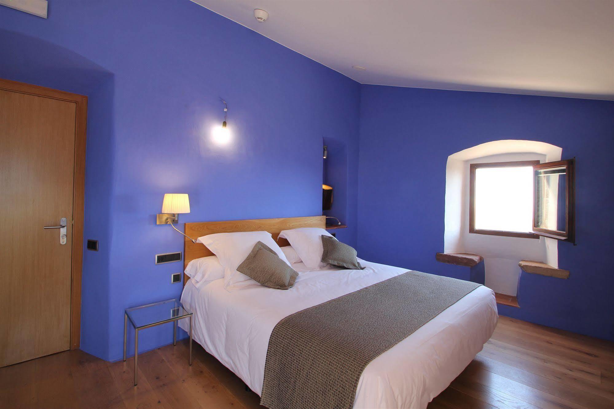 Hotel Can Cuch Canoves Екстер'єр фото